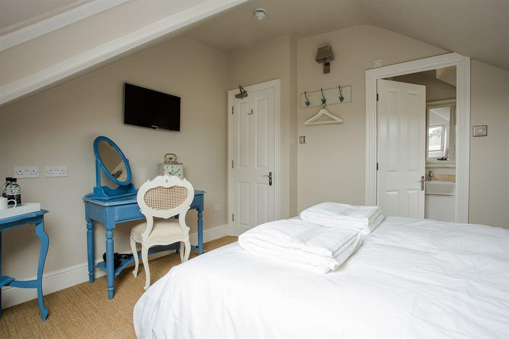 Grays Boutique B&B Bath Bagian luar foto A bedroom at the hotel