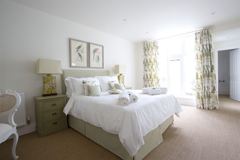 Grays Boutique B&B Bath Bagian luar foto A bedroom at The Old Rectory
