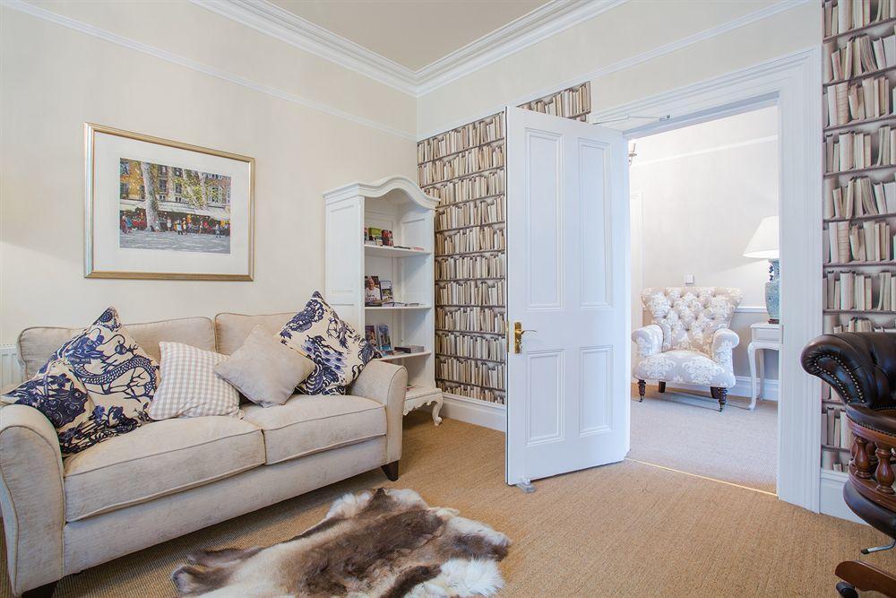 Grays Boutique B&B Bath Bagian luar foto A room at the hotel